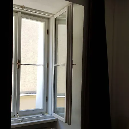 Zur Goldenen Sonne بيت ضيافة باساو